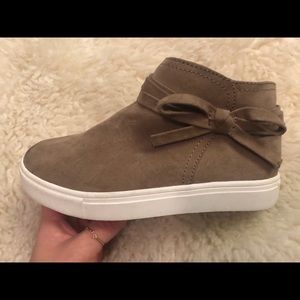 LIKE NEW Nine West Girls Suede Booties 💗